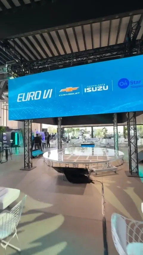 Chevrolet - Lanzamiento Euro VI · Circular bajo pantalla LED de gran formato